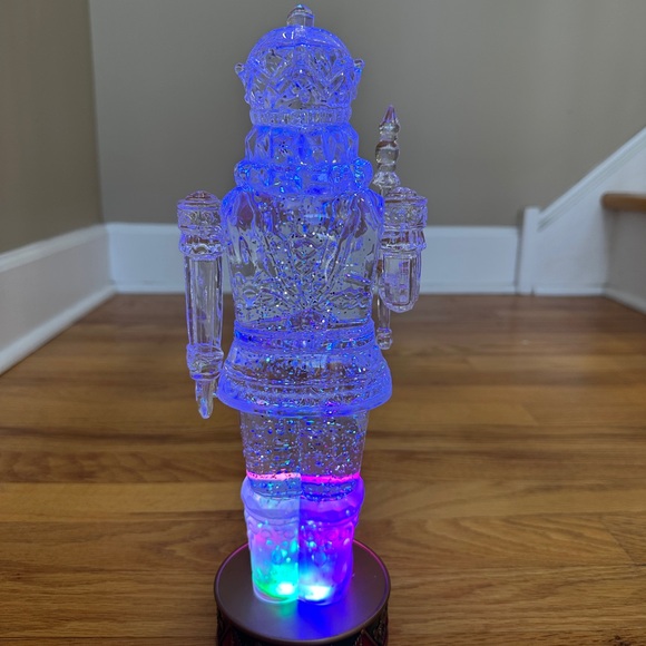 LED nutcracker with drum base - Picture 2 of 4